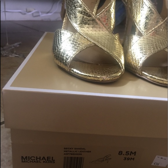 MK woman shoes size 8-1/2 - Picture 3 of 4